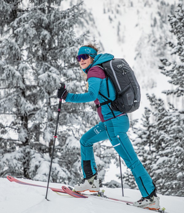 Innovatives Skitouren-Equipment beim Tourengehen © Intersport